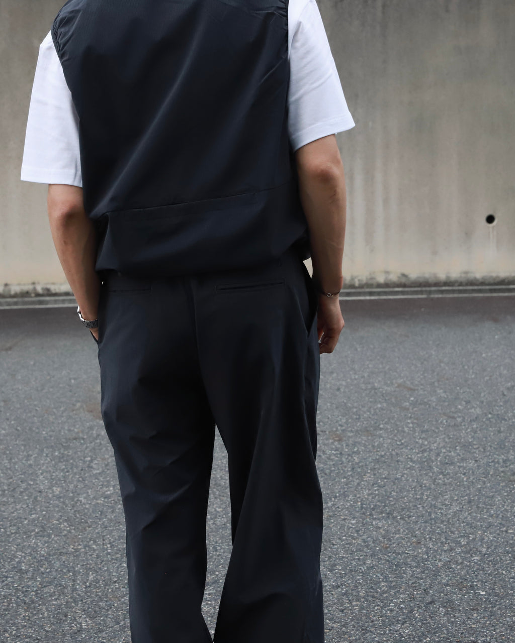 Zip vest ＆2tuck wide pants SET ロゴ刺繍 上下セット 2色展開 チャコール/ブラック