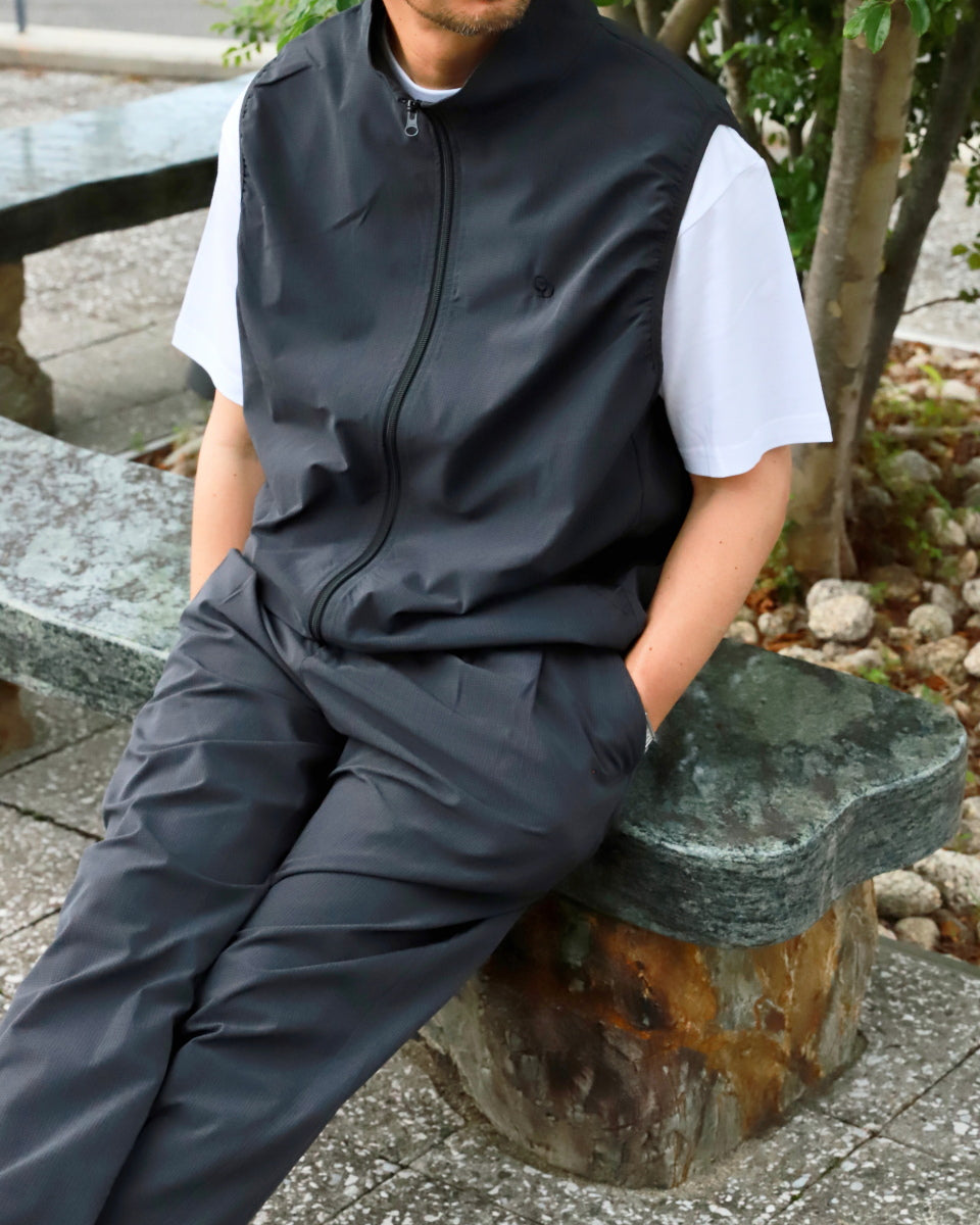 Zip vest ＆2tuck wide pants SET ロゴ刺繍 上下セット 2色展開 チャコール/ブラック