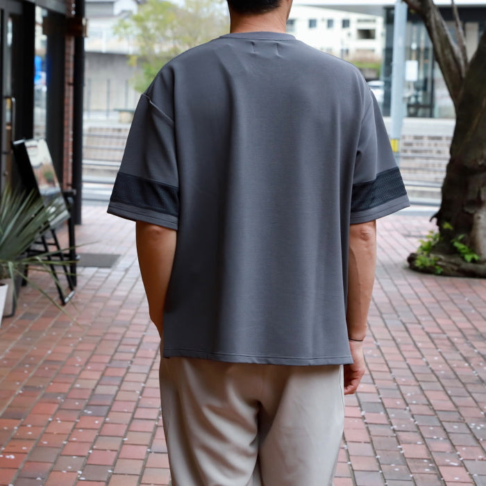 【着痩せシリーズ】CHARGER トップス ユニセックス 無地 チャージャー パネル 切り替え Tシャツ ホワイト/グレー White/Gray 2色展開