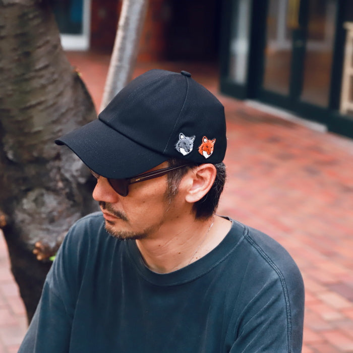 メゾンキツネ キャップ MAISON KITSUNE ダブル フォックスヘッド キャップ Dou ble Fox Head Cap ブラック Anthracite 2026秋冬新作【mruah11ww0096】