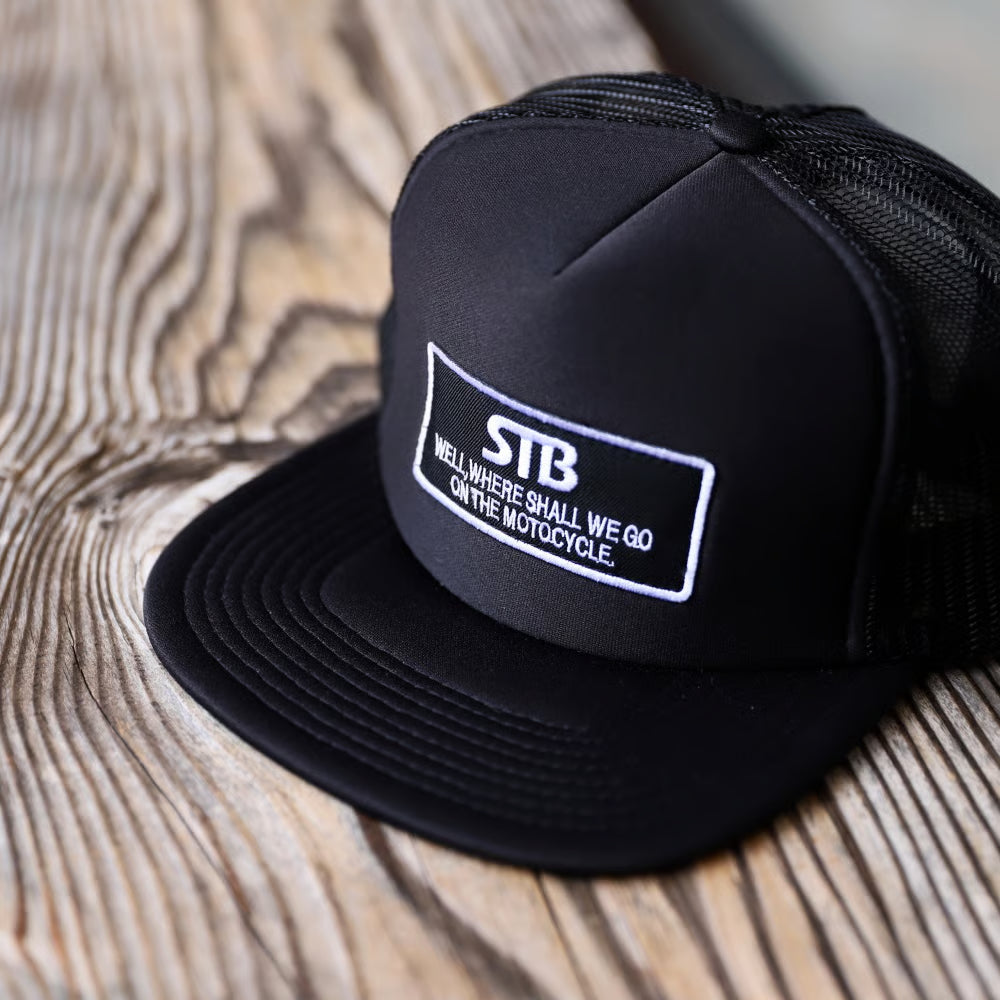 フラットバイザー STB トラッカーメッシュキャップ