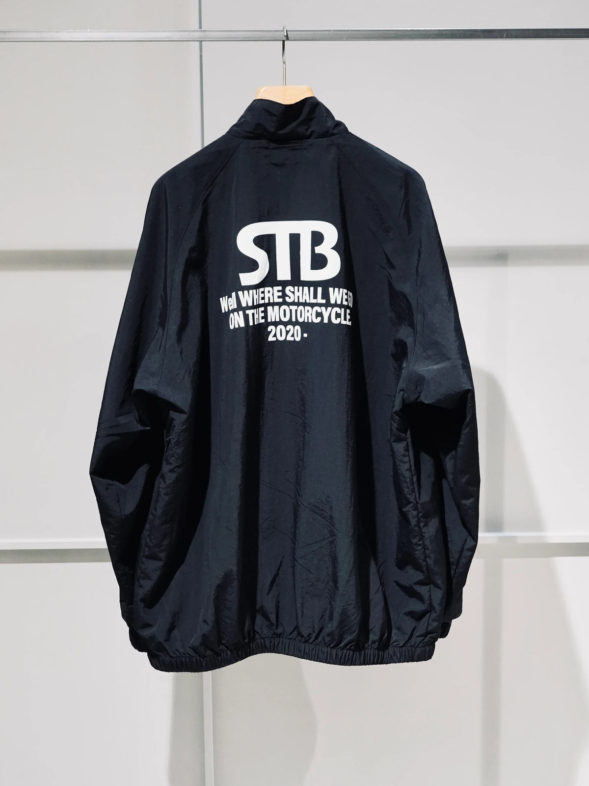 STB ジップアップナイロンジャケット