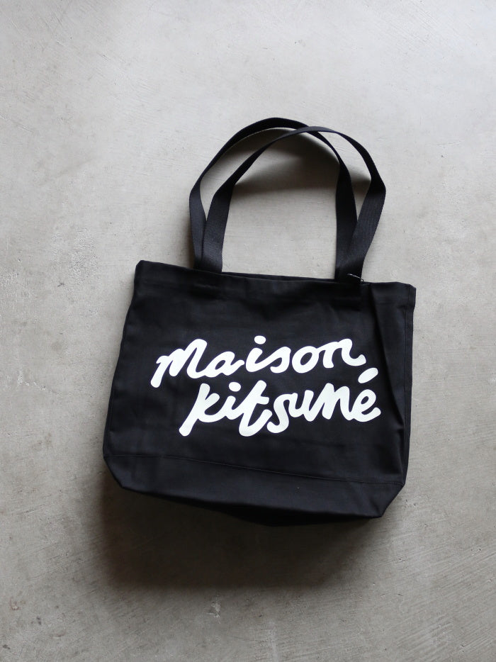 MAISON KITSUNE / ハンドライティング トート / pw05124ww9042